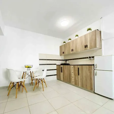 Flat In The Heart Of Ayia Napa/центр напы